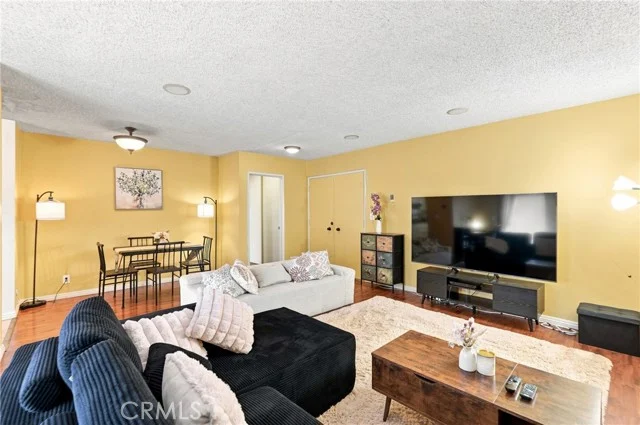 5625 Windsor Way #211 photo 3