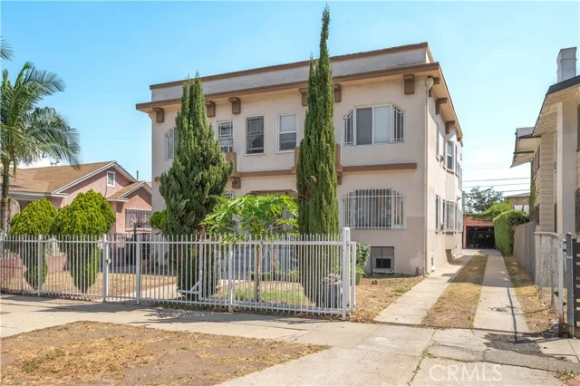 2022 4th Avenue photo 1
