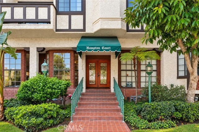 17914 Magnolia Boulevard #135, Encino