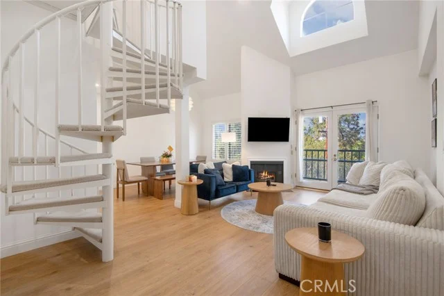 13220 Valleyheart Drive #305, Studio City