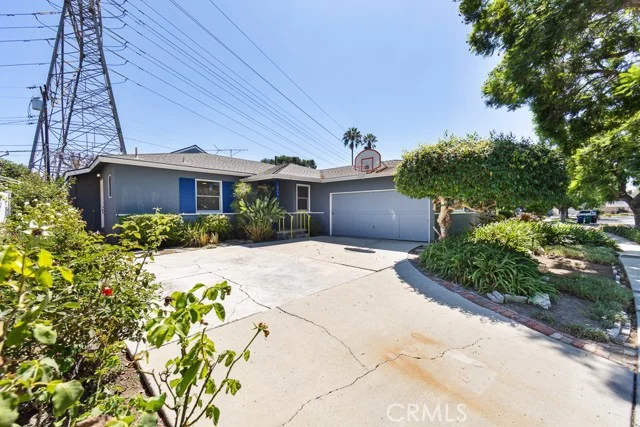 868 Stevely, Long Beach