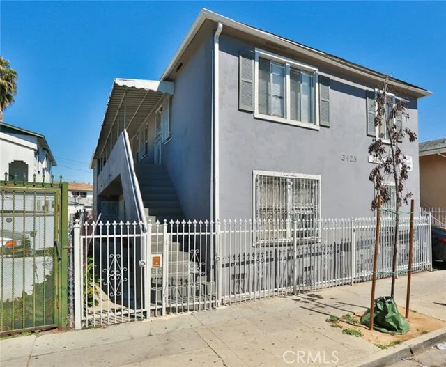 3425 Hyde Park Boulevard photo 1