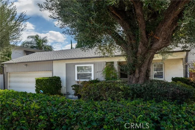 14734 Magnolia Boulevard photo 2