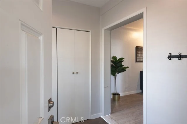 14734 Magnolia Boulevard photo 5
