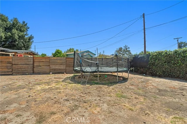 545 N Avenue 67 photo 4