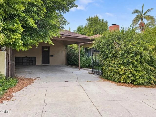 3908 Vineland Avenue photo 2