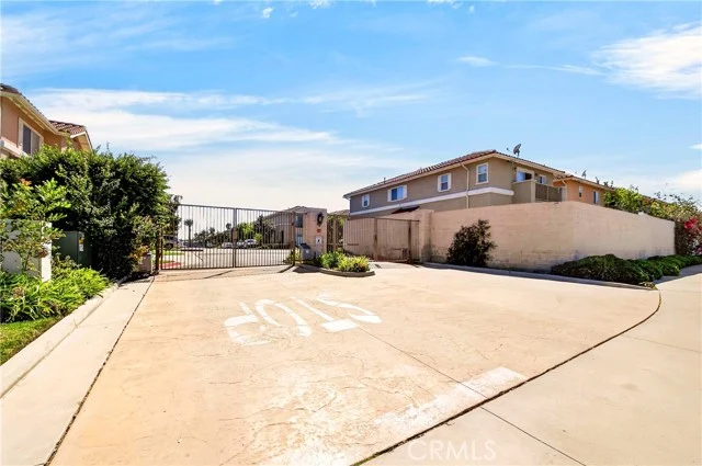 1669 Orchid Way photo 2