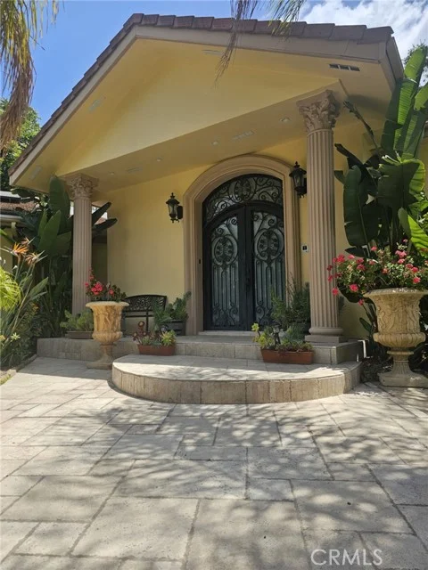 3946 Knobhill Drive, Sherman Oaks
