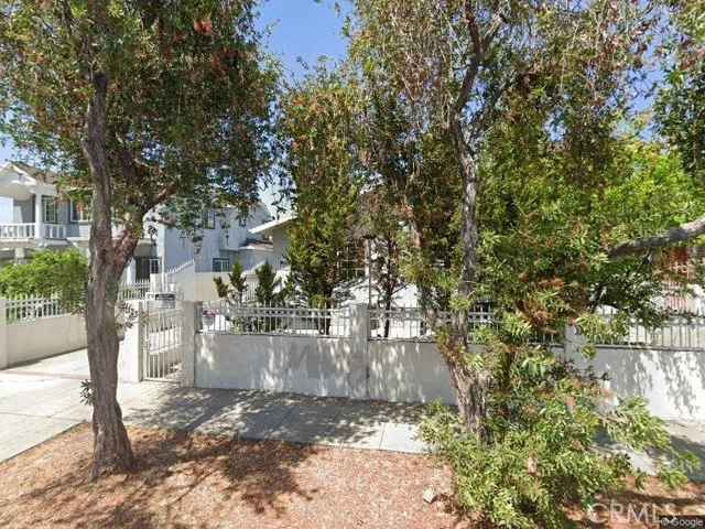 1123 N Alexandria photo 1