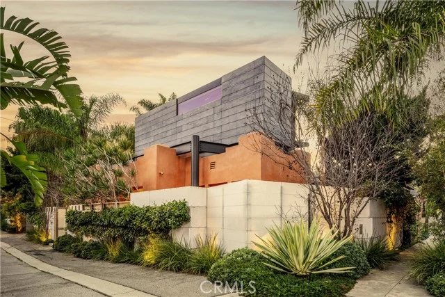542 Altair Place photo 3