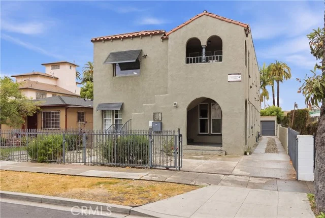 2911 S Palm Grove Avenue photo 1