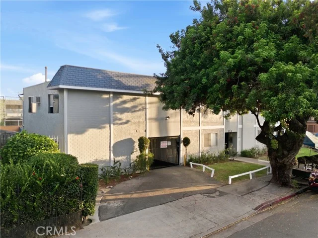 14542 Saticoy photo 1