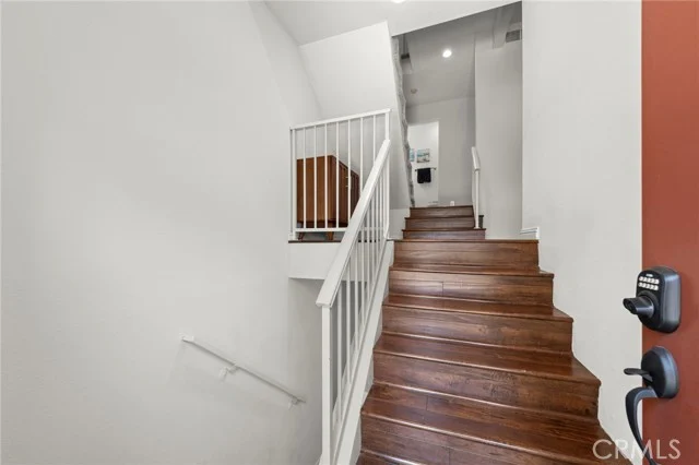 15809 Venus Place photo 2