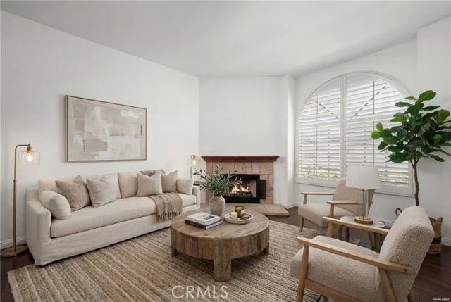 15809 Venus Place photo 4