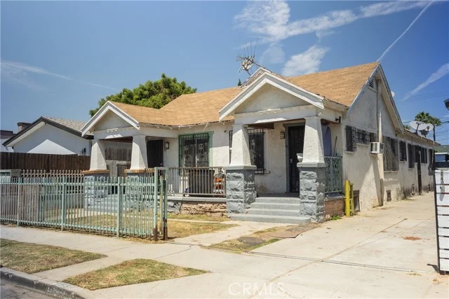 1631 W 38th photo 1