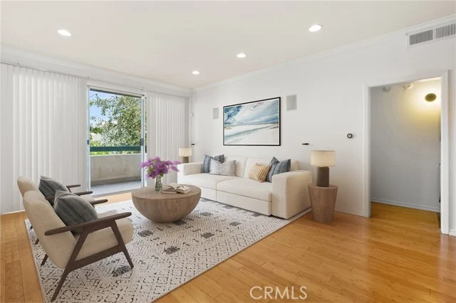 11225 Peach Grove #203, North Hollywood