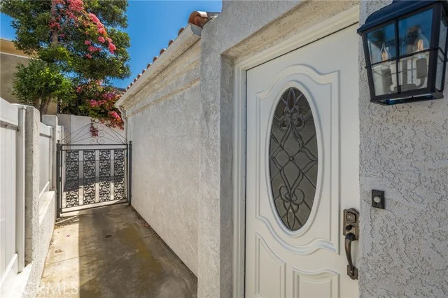 222 N Juanita Avenue #B photo 3