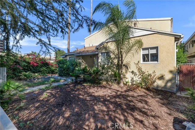 6512 Balboa Boulevard photo 3