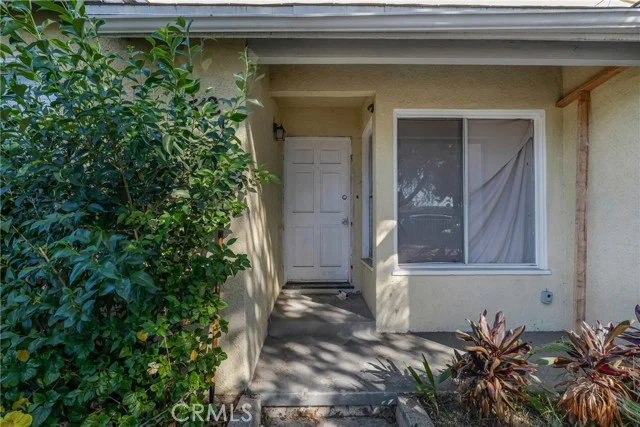 6512 Balboa Boulevard photo 4