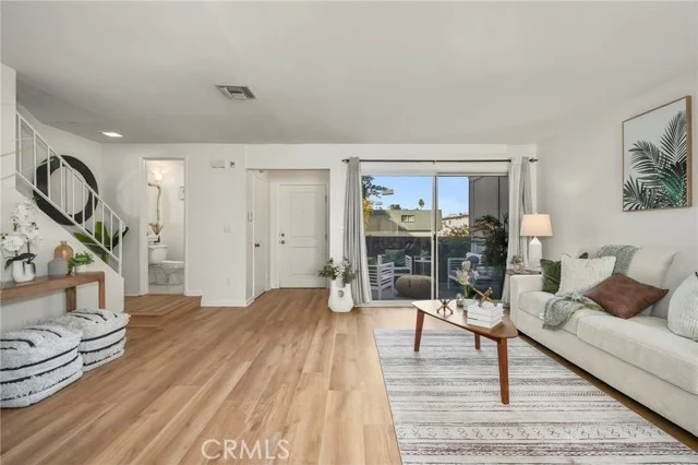 18550 Hatteras Street #87, Tarzana