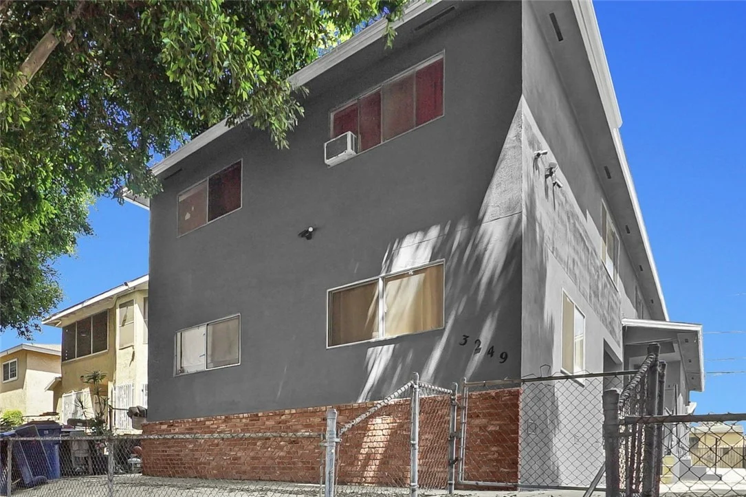 3249 E 4th Street photo 1