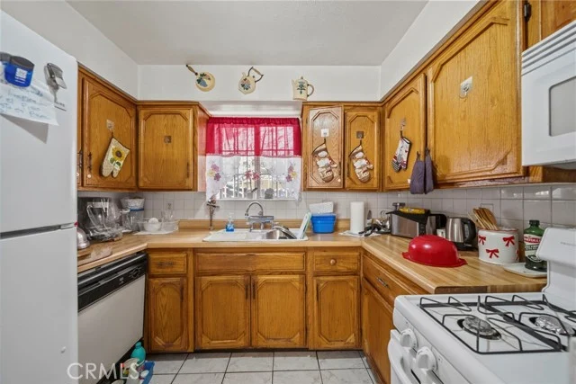 1875 W Slauson Avenue photo 3