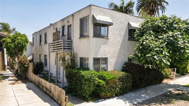 810 Belmont Avenue, Long Beach