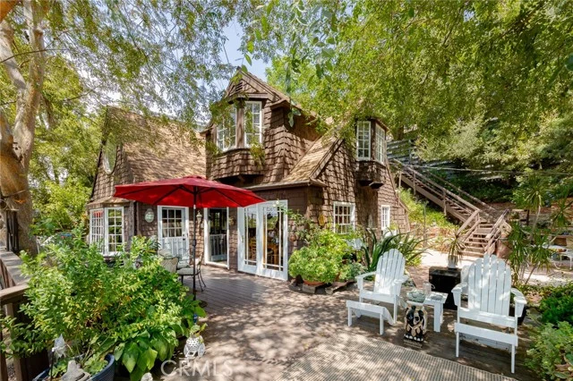 21008 Bandera, Woodland Hills