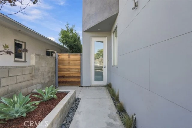 1309 S Irena Avenue photo 3
