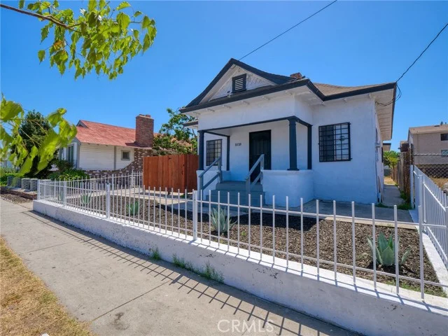 1028 E 10th, Long Beach