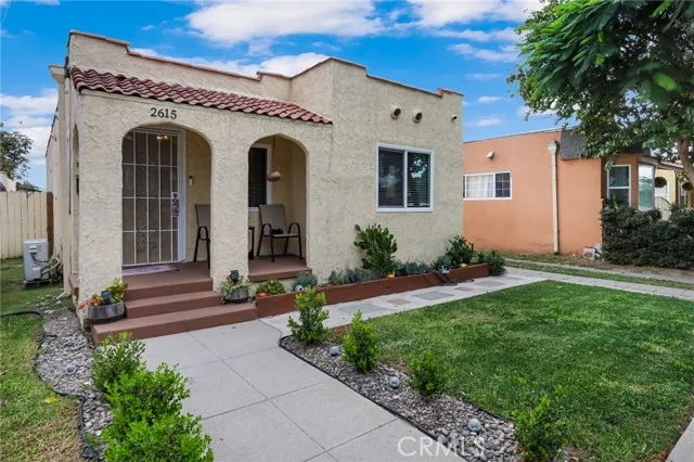 2615 E Washington Street photo 4