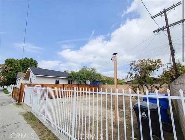 4312 Ascot photo 1