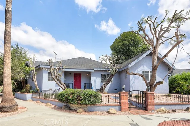 7700 Isis Avenue, Los Angeles