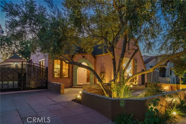 2015 San Francisco Avenue, Long Beach