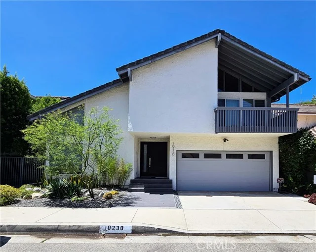 10230 Autumn Leaf, Los Angeles