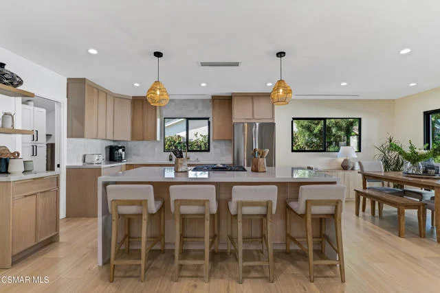 5722 Le Sage Avenue, Woodland Hills