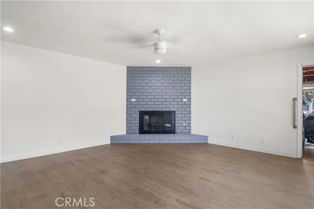 10829 Firmona Avenue photo 5