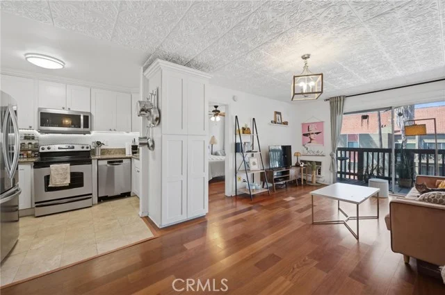 525 S Ardmore Avenue #320, Los Angeles