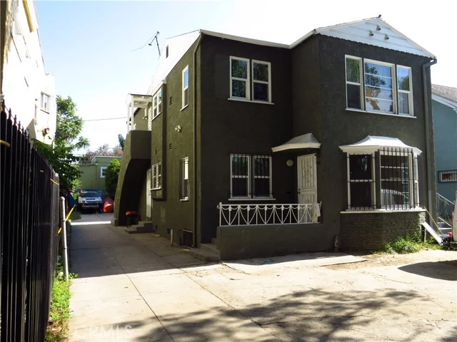 862 W 41st Street photo 1