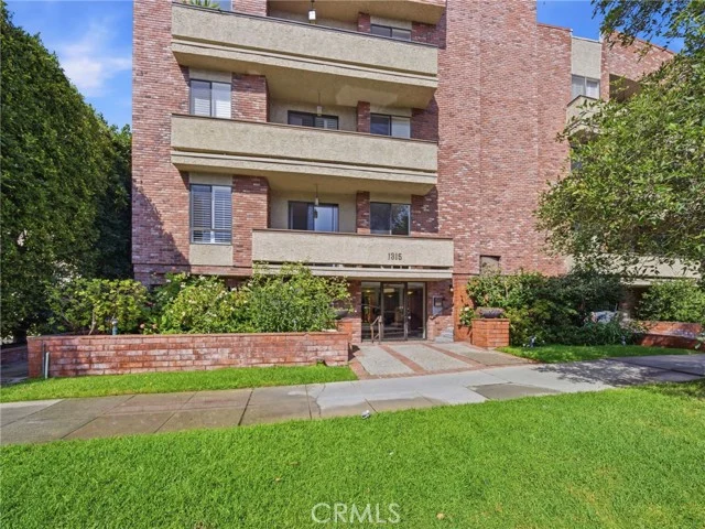 1315 roxbury dr #204, Los Angeles