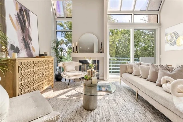 5151 Balboa #303, Encino
