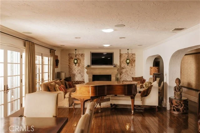 1138 Coldwater Canyon Drive photo 4