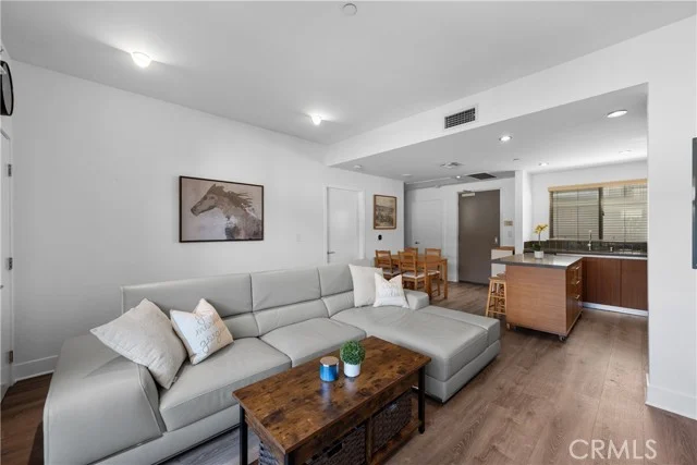 1700 Sawtelle Boulevard #317, Los Angeles