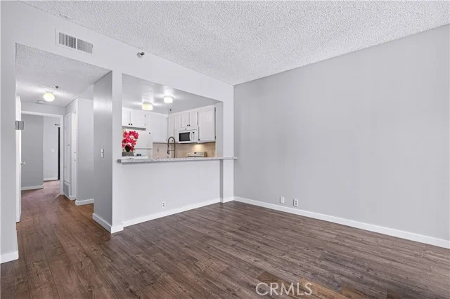 730 W 4th Street #308 photo 1