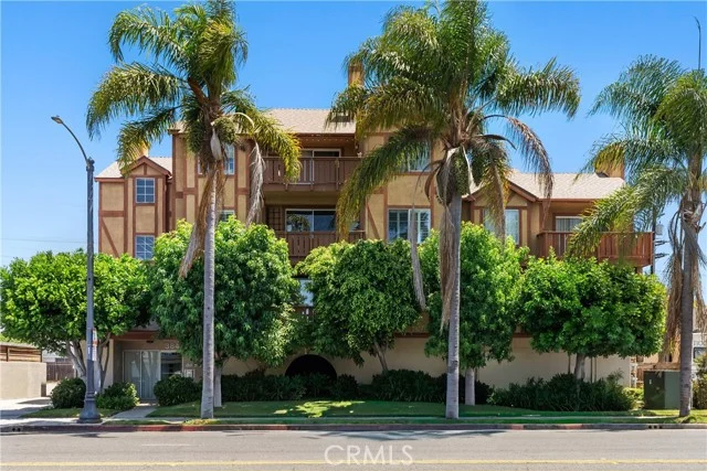 384 Redondo Avenue #401, Long Beach