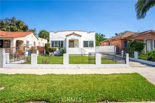 9414 Clovis, Los Angeles