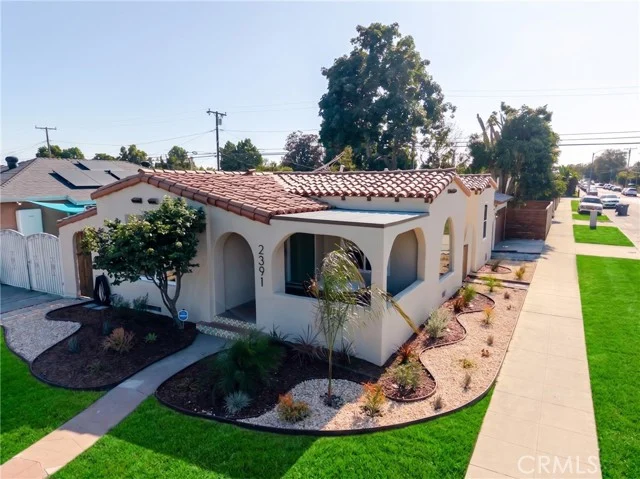 2391 Fashion Ave photo 3