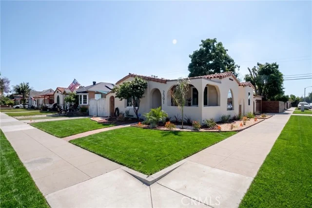 2391 Fashion Ave photo 4