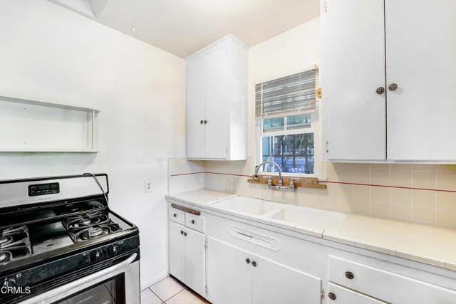 4824 Toland Way photo 4