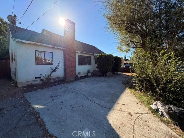 6718 Varna Avenue photo 2